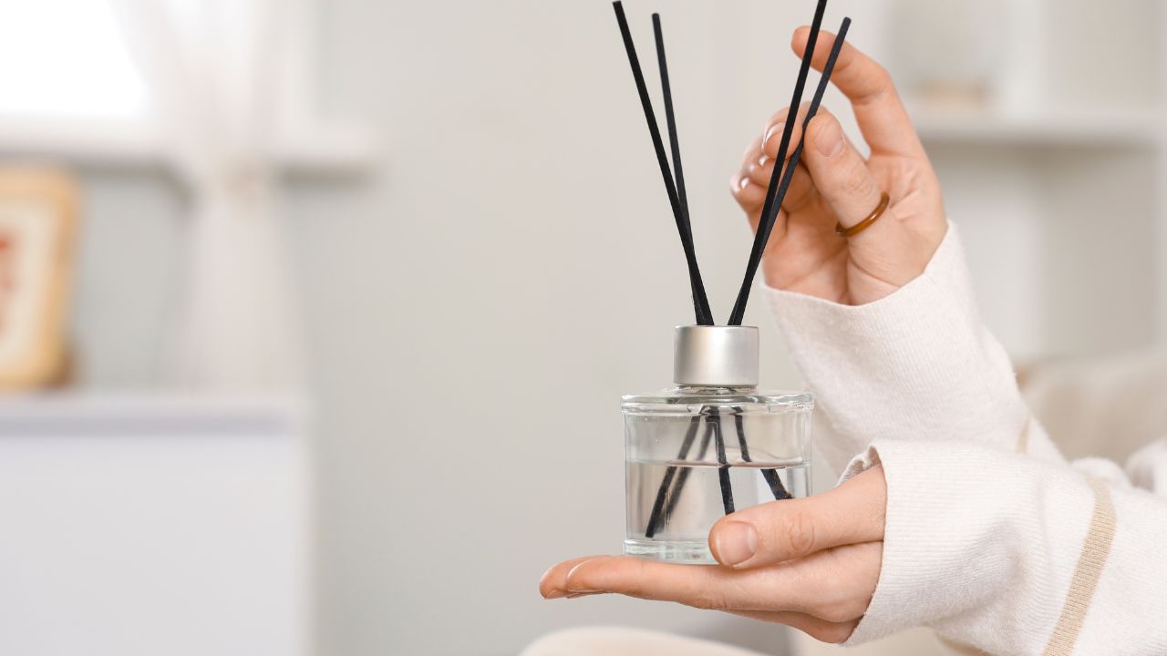 What is a Reed Diffuser and How is it Used?